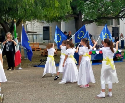 Coreografia del ballo condotta dalla mastra Miriam Nardulli 1